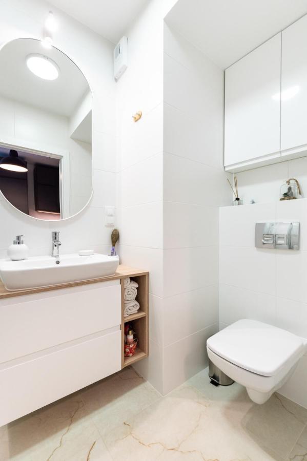 Nowohucka Apartament คราคูฟ ภายนอก รูปภาพ